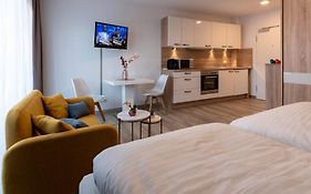 GLEUEL INN - digital hotel&serviced apartments&boardinghouse mit voll ausgestatteten Küchen